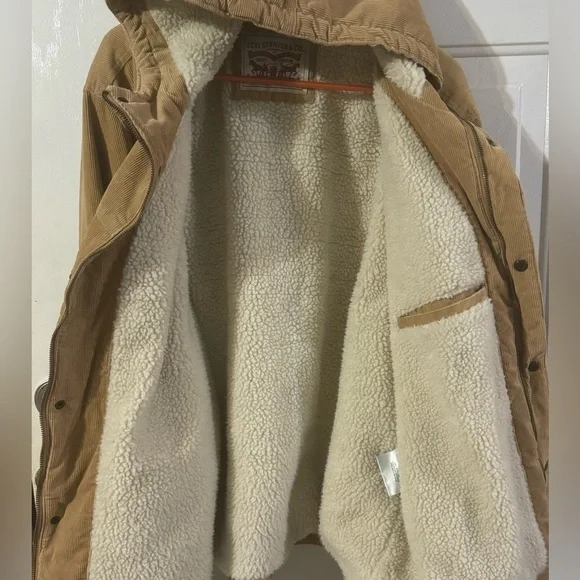 Levi Strauss corduroy coat. - Picture 2 of 3